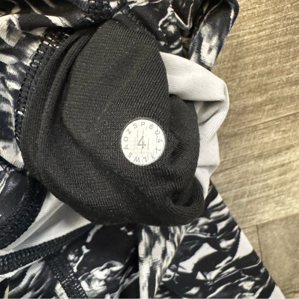Lululemon Wunder Under Hi-Rise Tight 28" Liquid Platinum Alpine Black White-Sz 6 - Picture 5 of 6